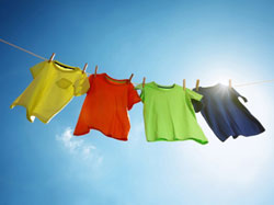 cách giặt khô quần áo tại nhà